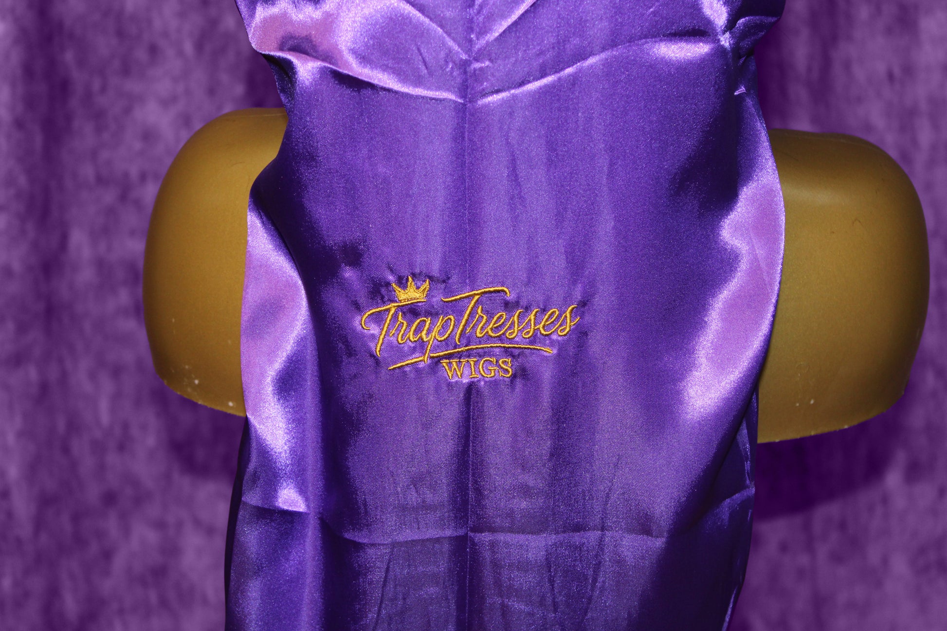 TrapTresses Queens Wig Bonnet close up view